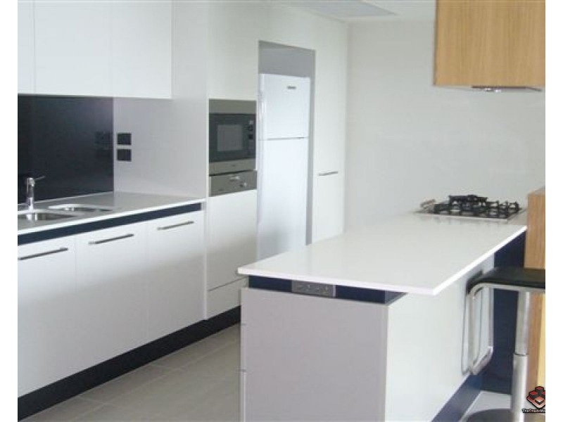 6 Mariners Drive, Townsville City QLD 4810