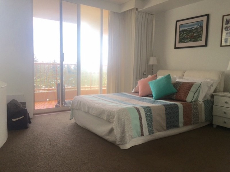1 Peak Avenue, Main Beach QLD 4217