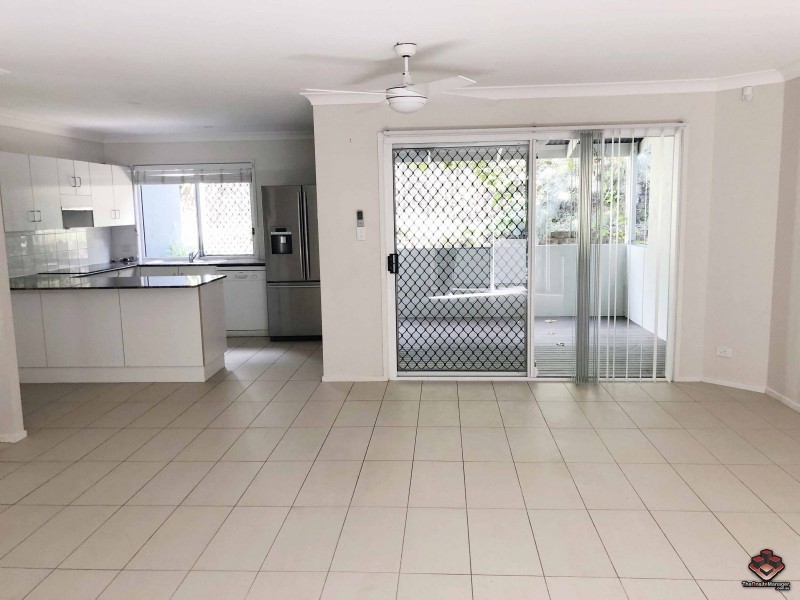 V11/206 D`ARCY ROAD, Norman Park QLD 4170