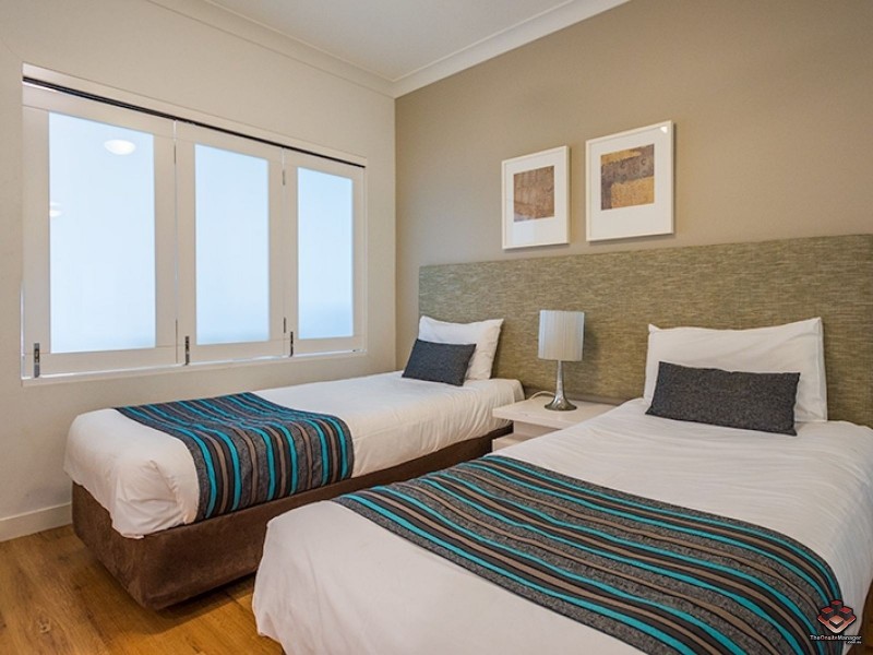 430 Marine Parade, Biggera Waters QLD 4216