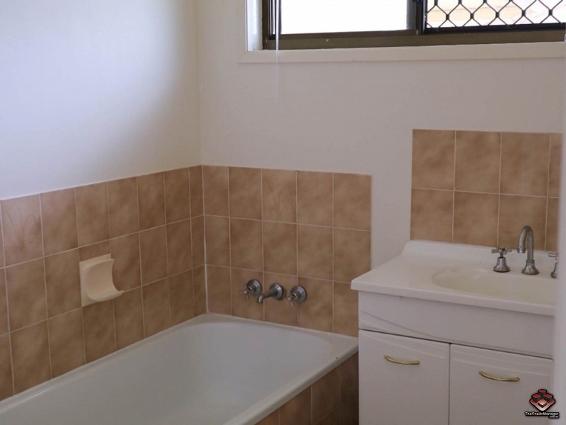 8 Zinnia Court, Runcorn QLD 4113