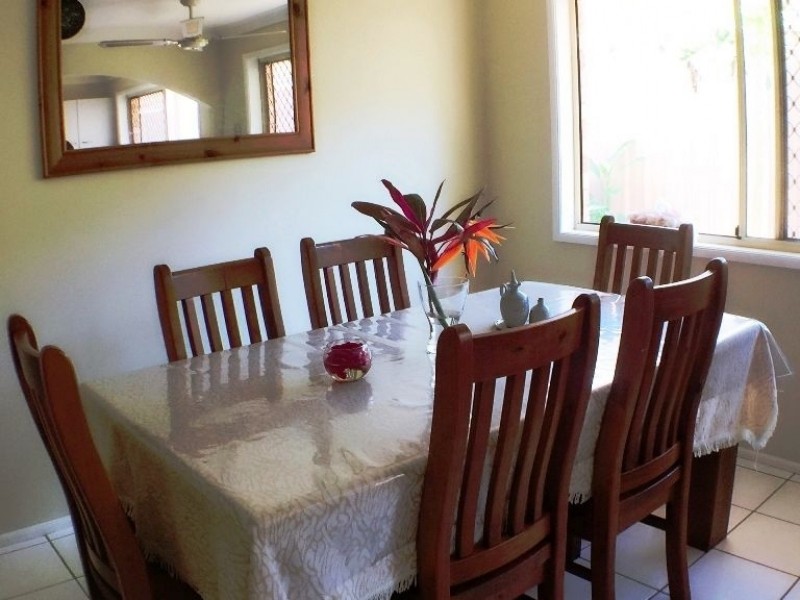11 Stonyfell Court, Varsity Lakes QLD 4227