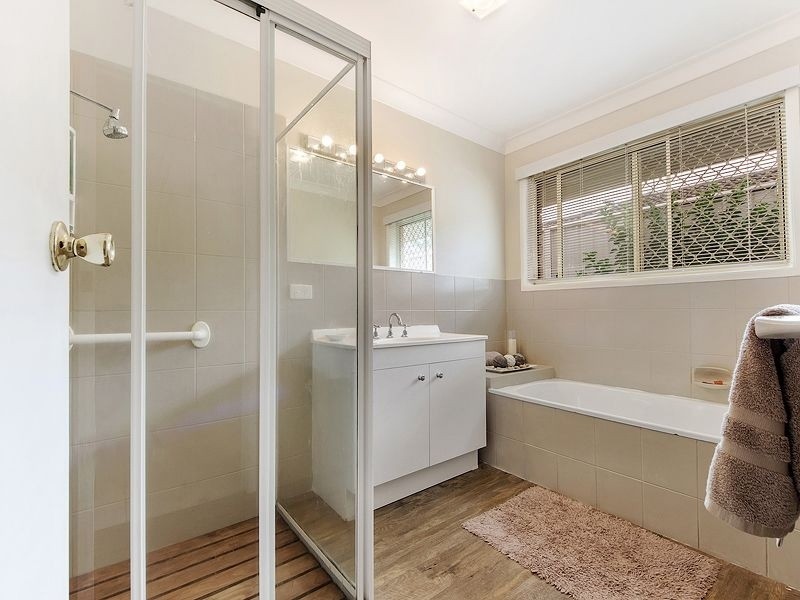 11 Stonyfell Court, Varsity Lakes QLD 4227