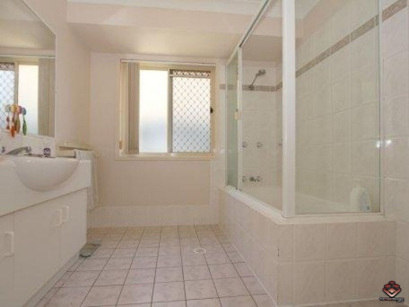 121 Golden Avenue, Calamvale QLD 4116