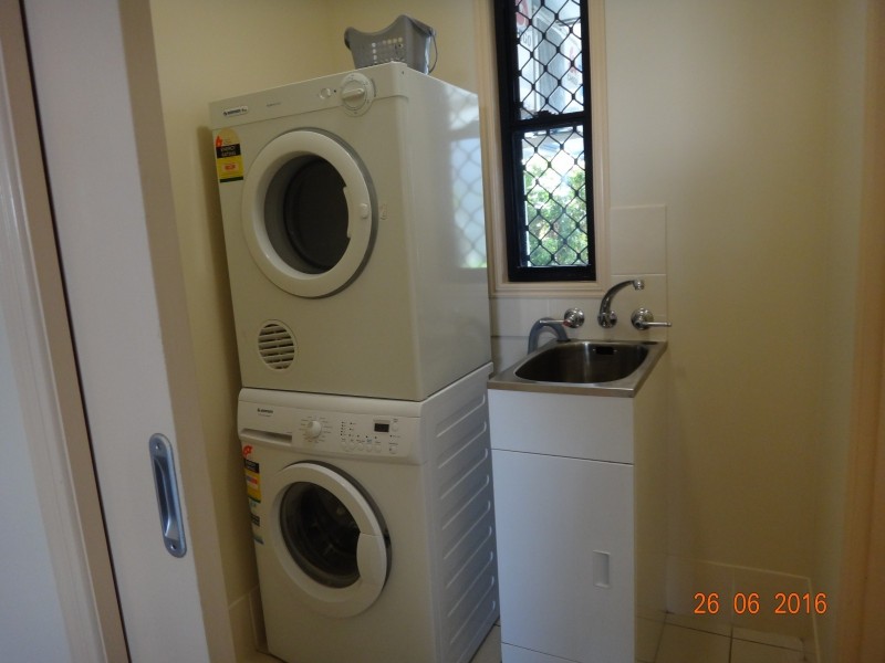 56-58 Main Street, Pialba QLD 4655