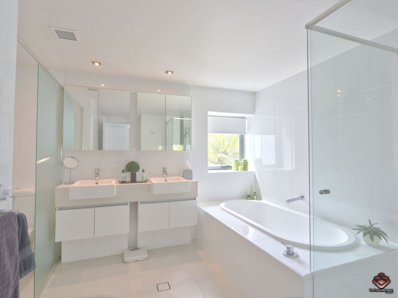 20-28 Bayview Street, Runaway Bay QLD 4216