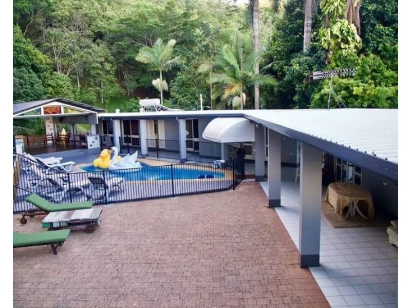 15 Panoramic Place, Whitfield QLD 4870