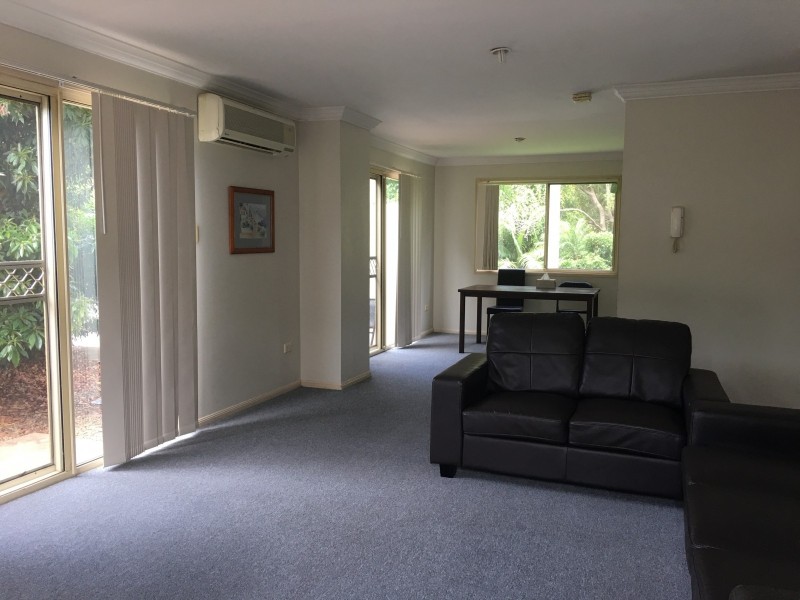 126 Klumpp Road, Upper Mount Gravatt QLD 4122