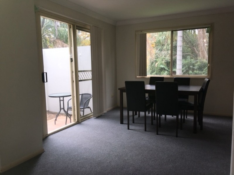 126 Klumpp Road, Upper Mount Gravatt QLD 4122
