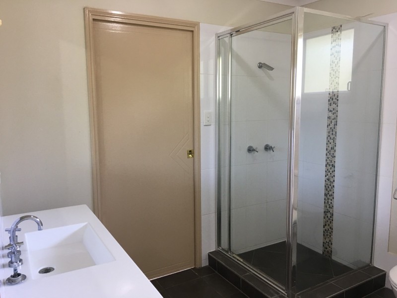 126 Klumpp Road, Upper Mount Gravatt QLD 4122