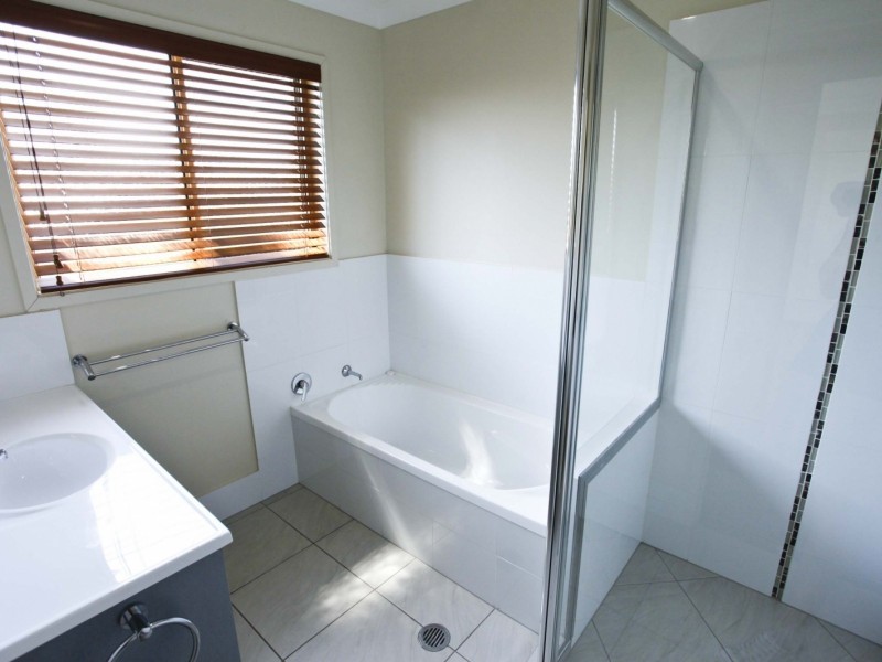 582 Manly Road, Wakerley QLD 4154