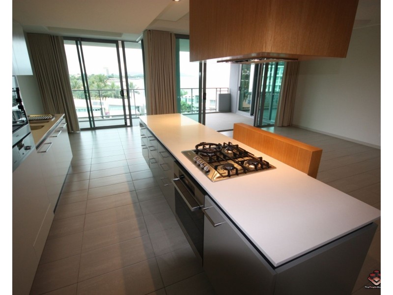 6-24 Mariners Drive, Townsville City QLD 4810