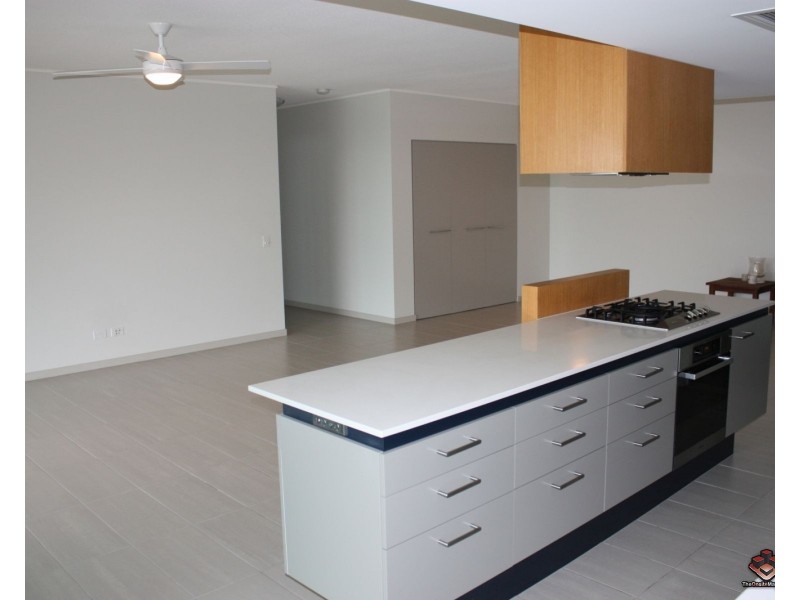 6-24 Mariners Drive, Townsville City QLD 4810