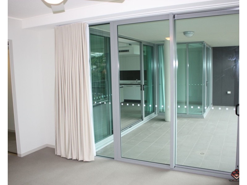 6-24 Mariners Drive, Townsville City QLD 4810