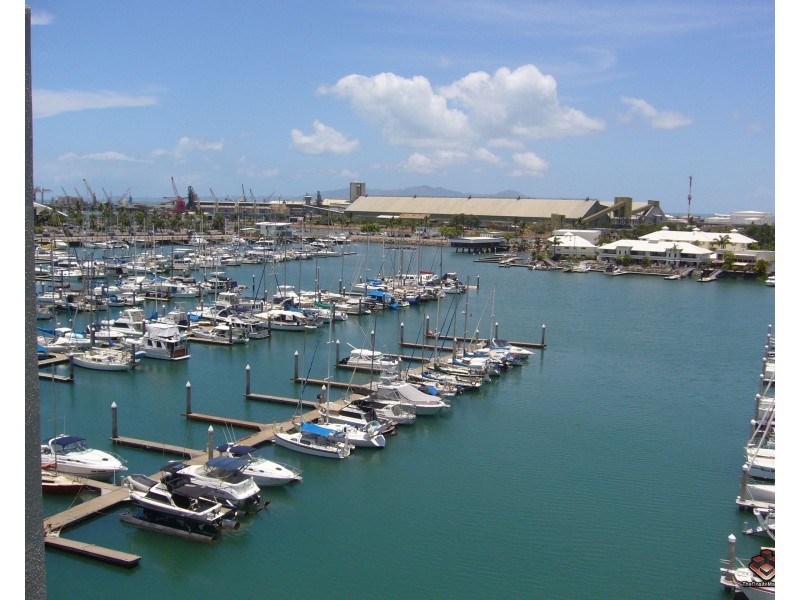 6-24 Mariners Drive, Townsville City QLD 4810