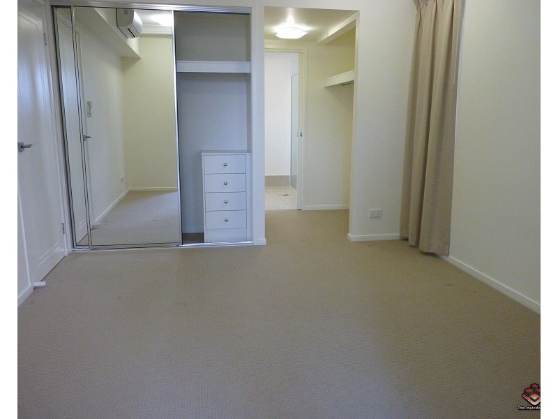 6-24 Henry Street, West End QLD 4810