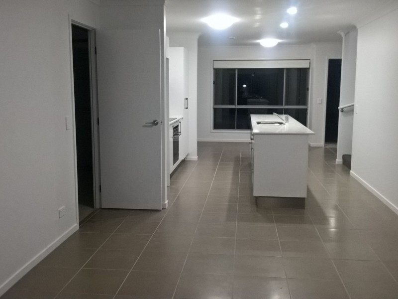 8 Whitehorse Road, Dakabin QLD 4503