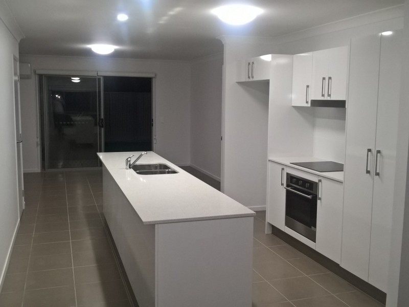 8 Whitehorse Road, Dakabin QLD 4503