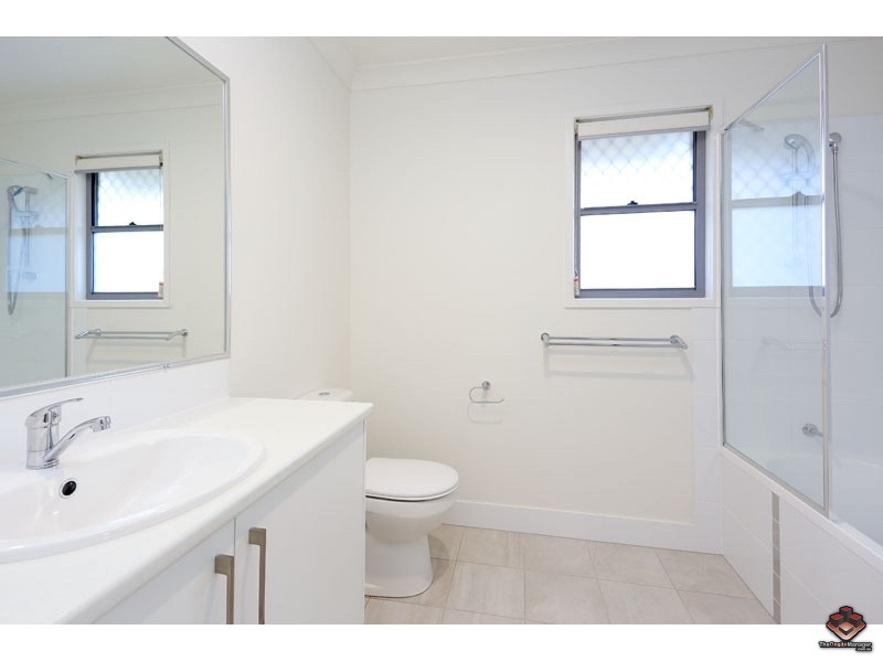 17 Armstrong Street, Petrie QLD 4502