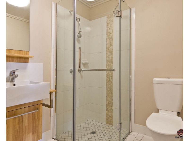 312/22 Ward Street, Mooroobool QLD 4870