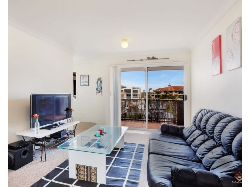 75 Bayview Street, Runaway Bay QLD 4216