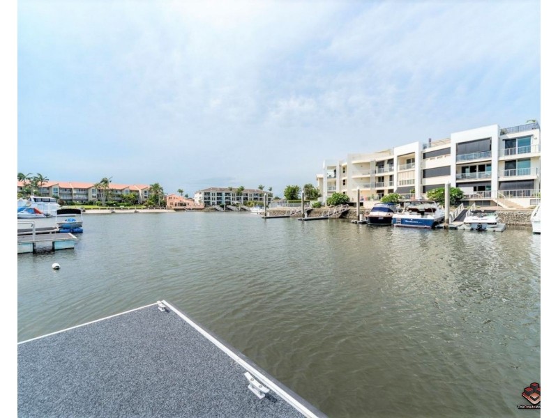 75 Bayview Street, Runaway Bay QLD 4216