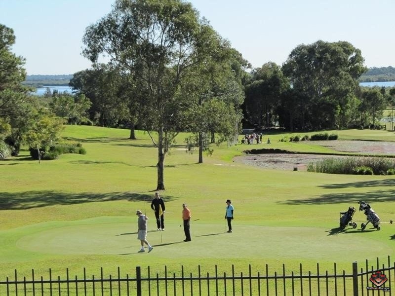 433 Brisbane Road, Coombabah QLD 4216