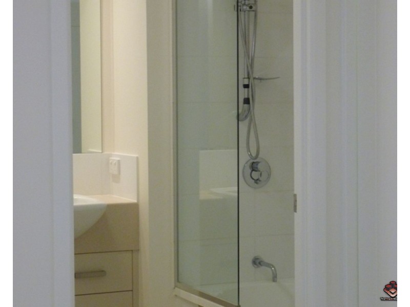 6-24 Henry Street, West End QLD 4810