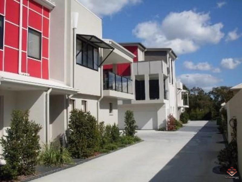 35 Harley Street, Labrador QLD 4215