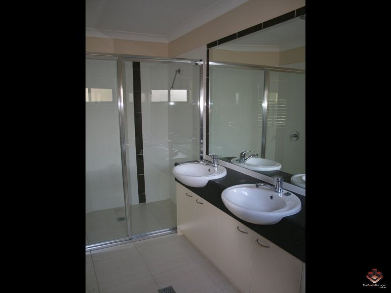 35 Harley Street, Labrador QLD 4215