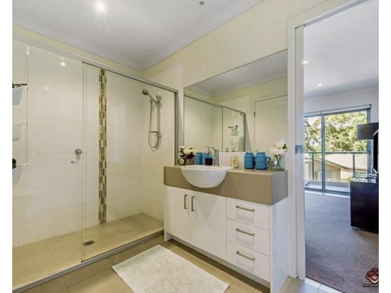 ID:3853476/28 CASTELLO CIRCUIT, Varsity Lakes QLD 4227