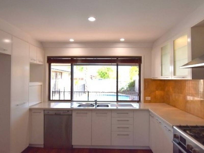 15 Mackay Close, Sorrento QLD 4217