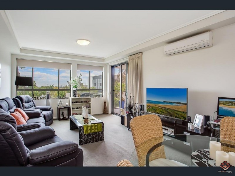 2 Riverwalk Avenue, Robina QLD 4226