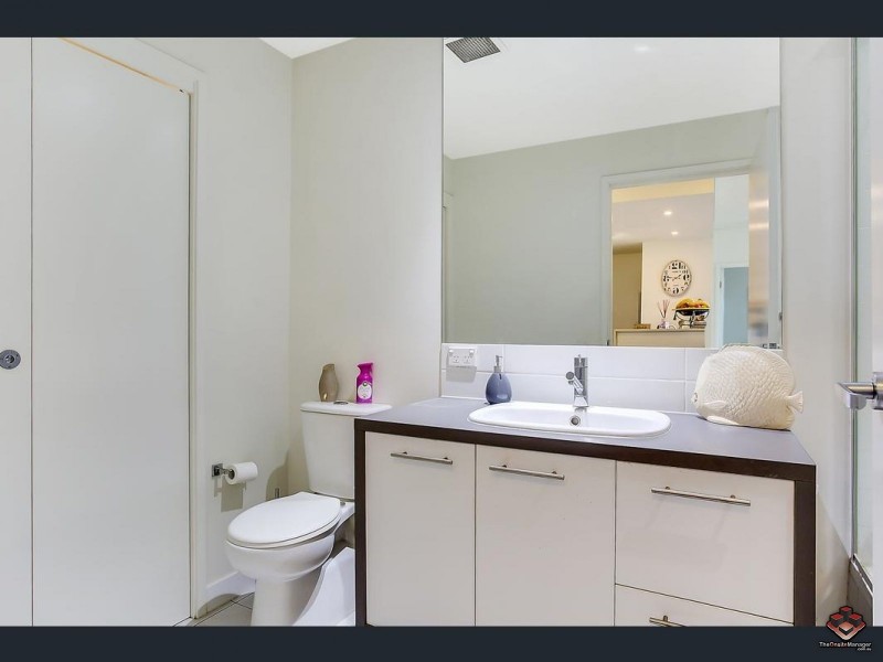 2 Riverwalk Avenue, Robina QLD 4226