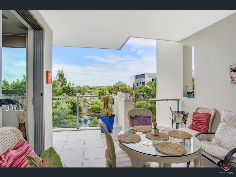 2 Riverwalk Avenue, Robina QLD 4226