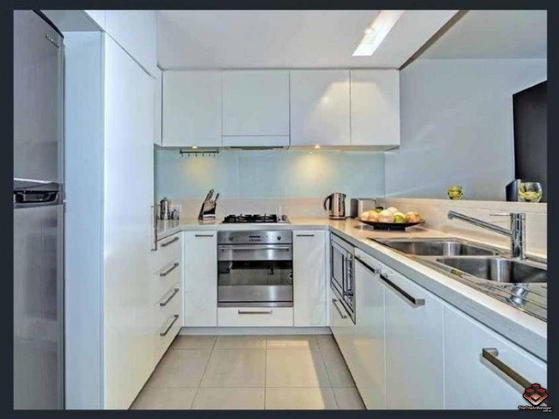 323 Bayview Street, Runaway Bay QLD 4216