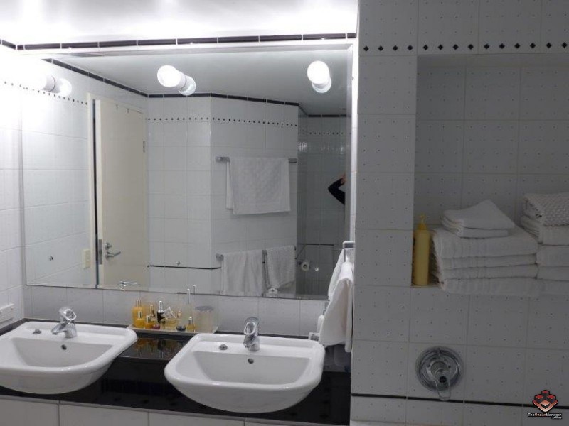 12 Commodore Drive, Paradise Waters QLD 4217