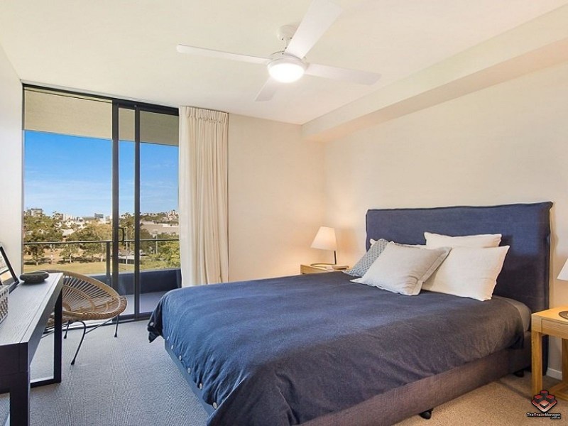 52 Crosby Road, Albion QLD 4010