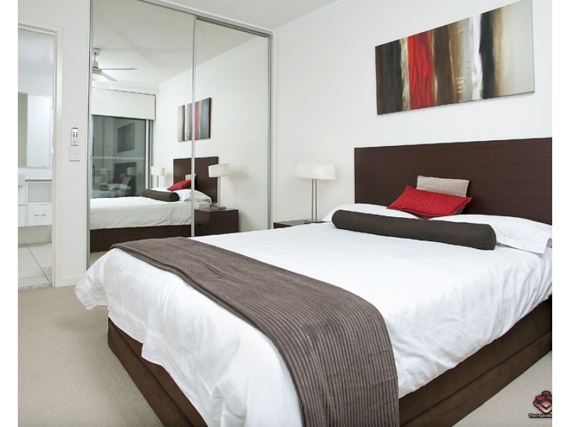 95 Clarence Road, Indooroopilly QLD 4068