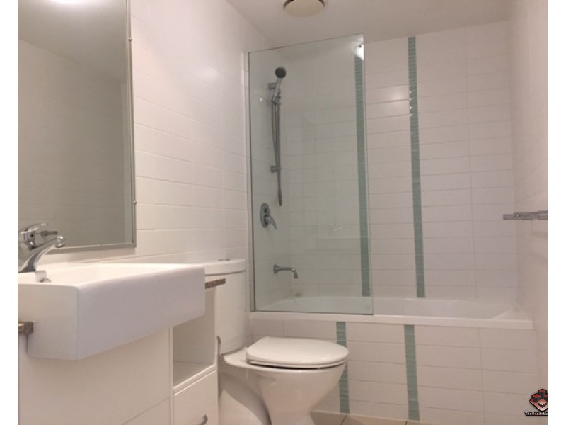95 Clarence Road, Indooroopilly QLD 4068