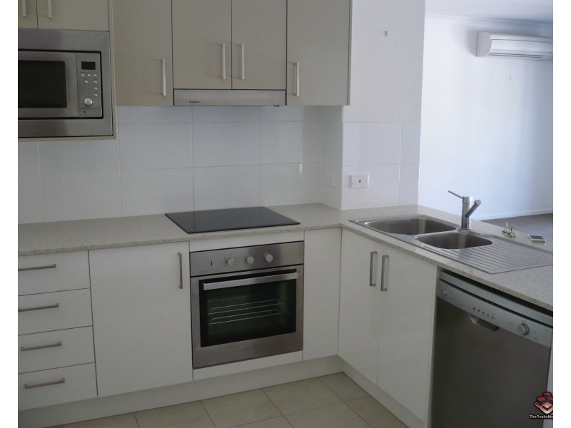 28 Castello Circuit, Varsity Lakes QLD 4227