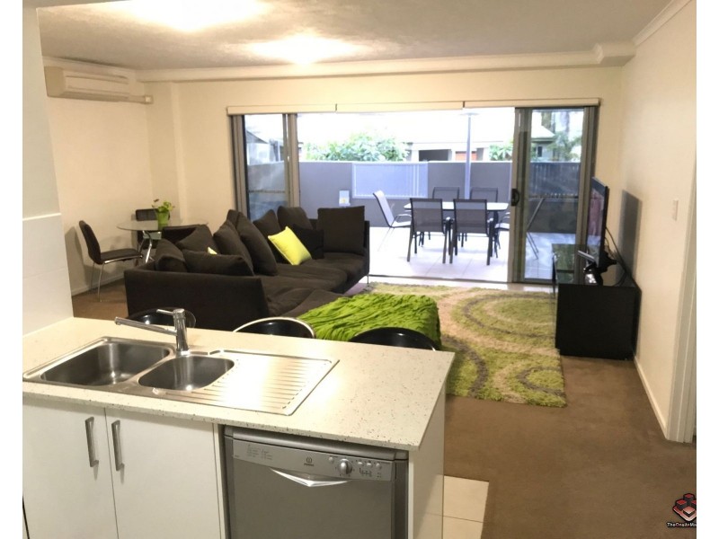 28 Castello Circuit, Varsity Lakes QLD 4227