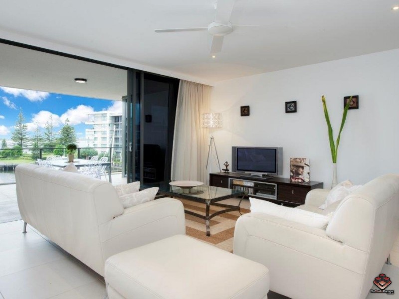 323 Bayview Street, Paradise Point QLD 4216