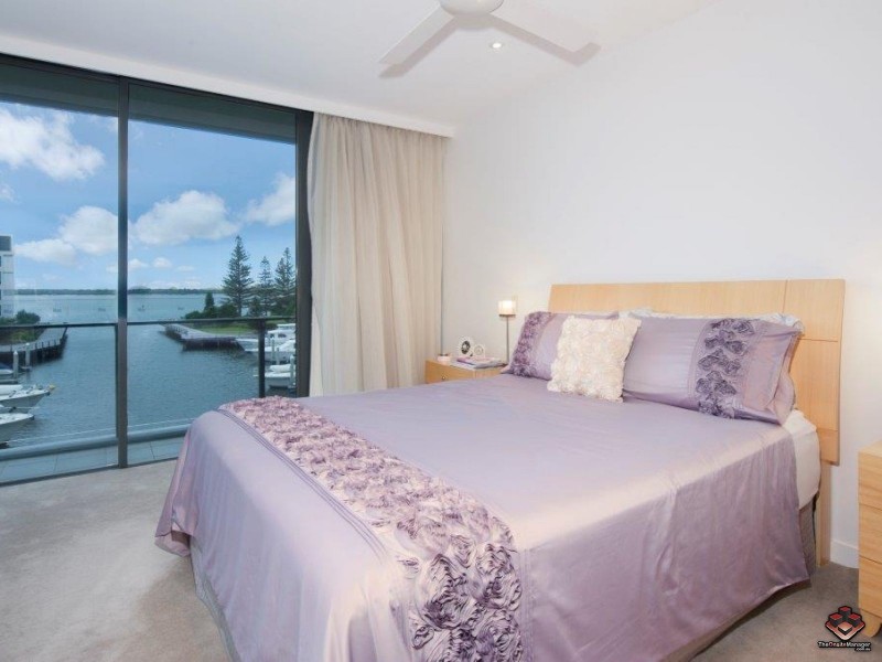 323 Bayview Street, Paradise Point QLD 4216