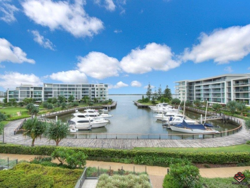 323 Bayview Street, Paradise Point QLD 4216