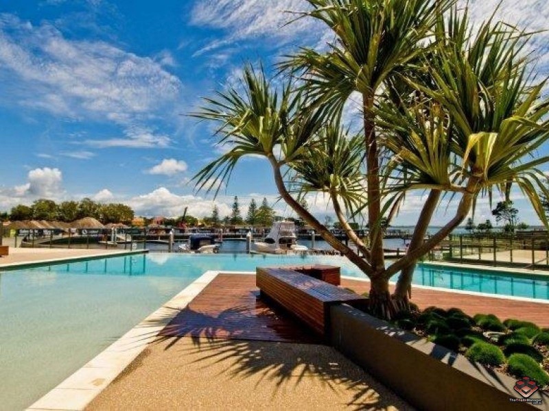 323 Bayview Street, Paradise Point QLD 4216