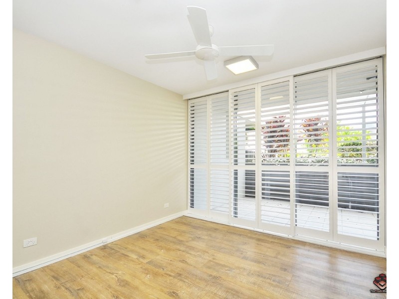 ID:3857161/323 Bayview Street, Runaway Bay QLD 4216