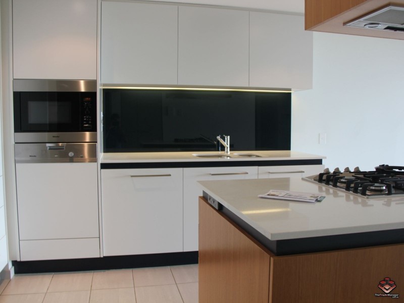 6 Mariners Drive, Townsville City QLD 4810