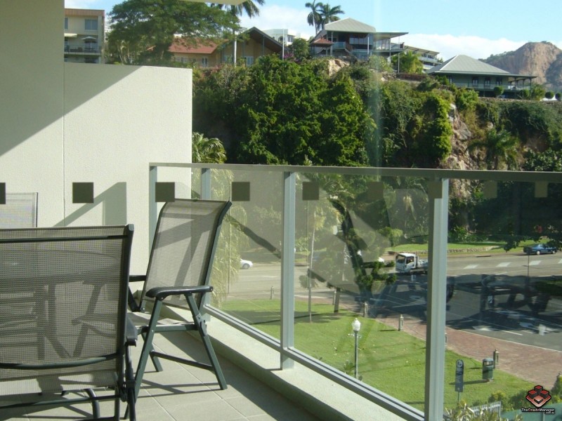 6 Mariners Drive, Townsville City QLD 4810