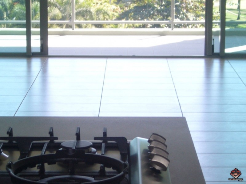 6 Mariners Drive, Townsville City QLD 4810